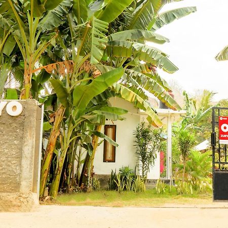 Oyo 1662 Zury Homestay Kuta  Exterior photo