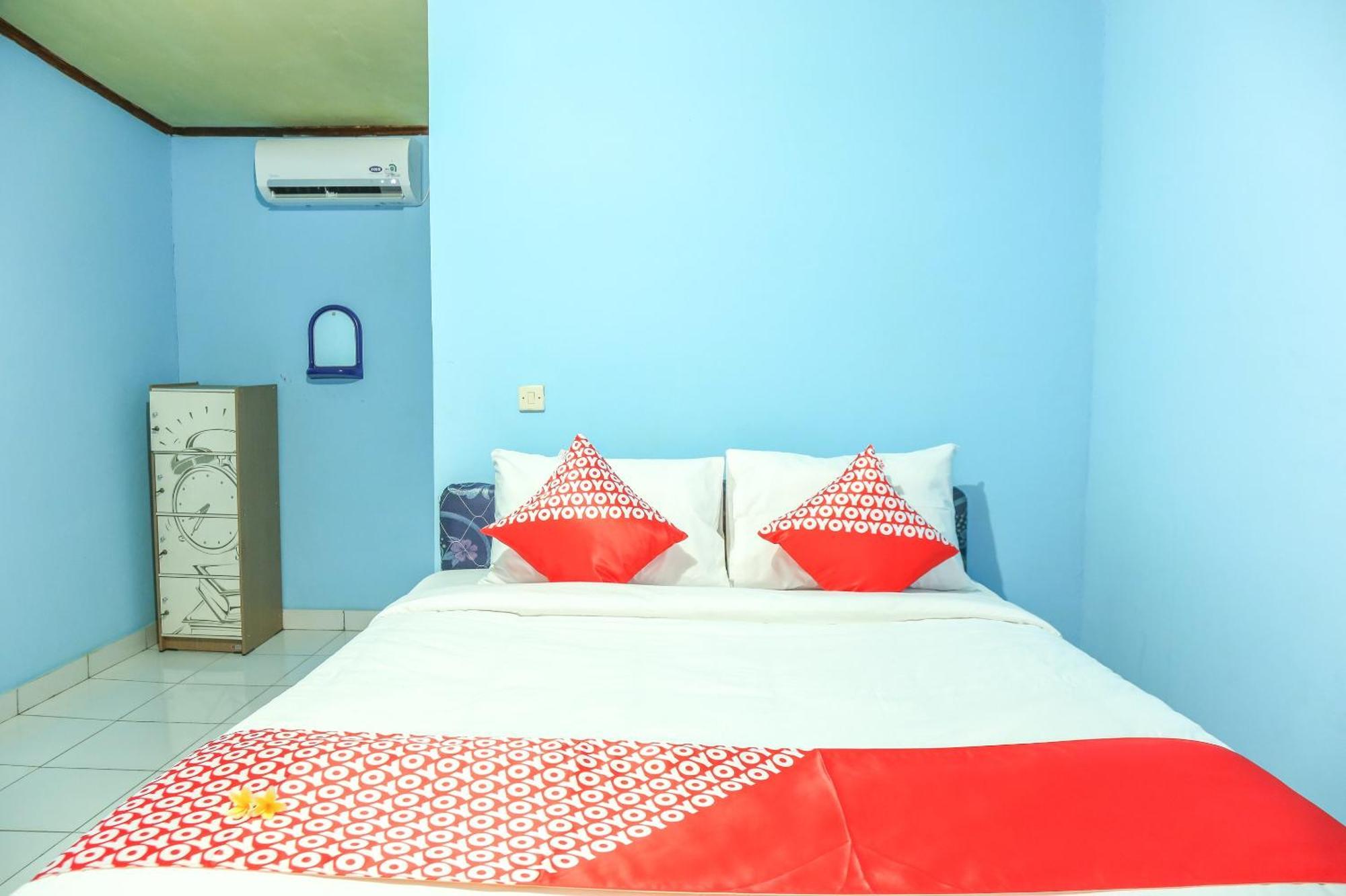 Oyo 1662 Zury Homestay Kuta  Exterior photo