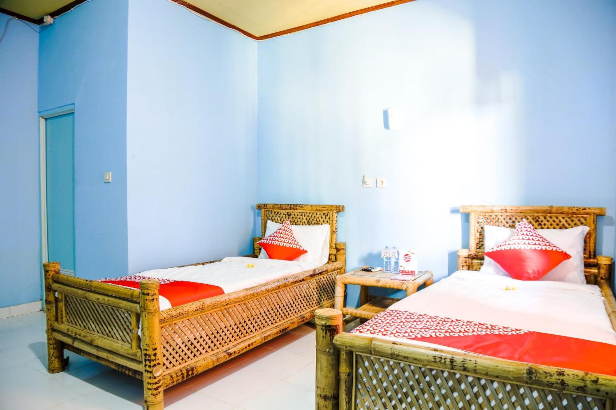 Oyo 1662 Zury Homestay Kuta  Exterior photo