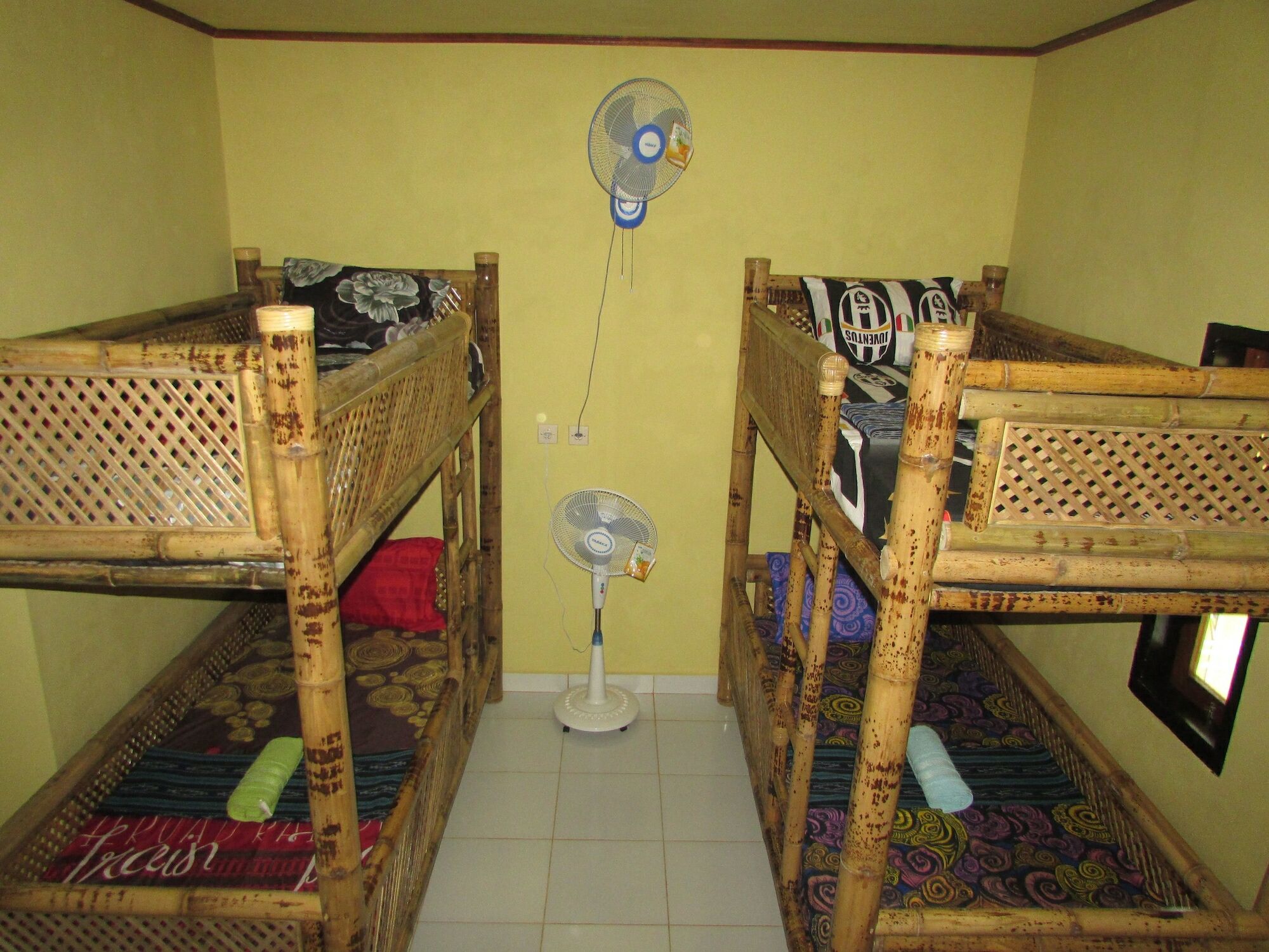 Oyo 1662 Zury Homestay Kuta  Exterior photo